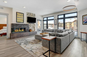 New Luxury Condo 1209 I Hot Tub I AC I Great Views I Best Price I FREE Adventures Daily